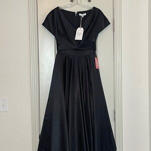 Ivy City Co Elegant Black Evening Dress